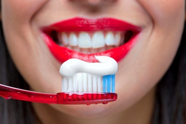 Лучшие отбеливающие зубные пасты 2021 года