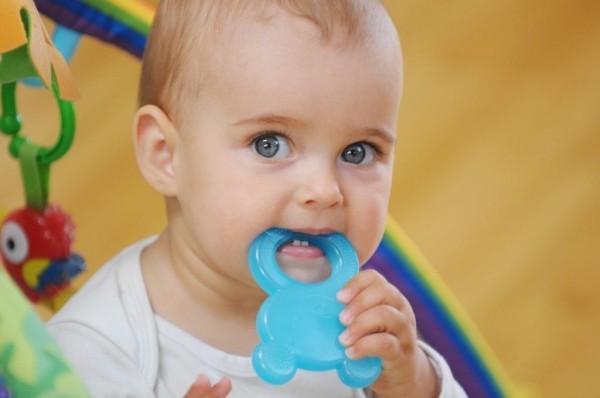 Лучшие средства от прорезывания зубов у малышей в 2021 году