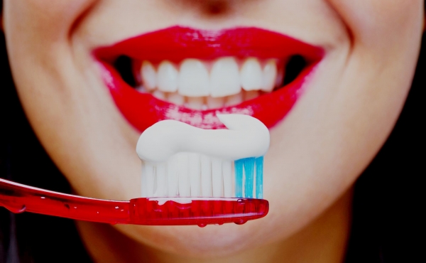 Рейтинг лучших зубных паст для чувствительных зубов на 2021 год
