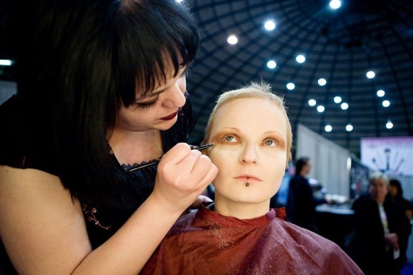 Лучшие школы и курсы макияжа в Красноярске в 2021 году