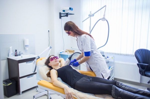 Лучшие клиники лазерной эпиляции в Новосибирске в 2021 году